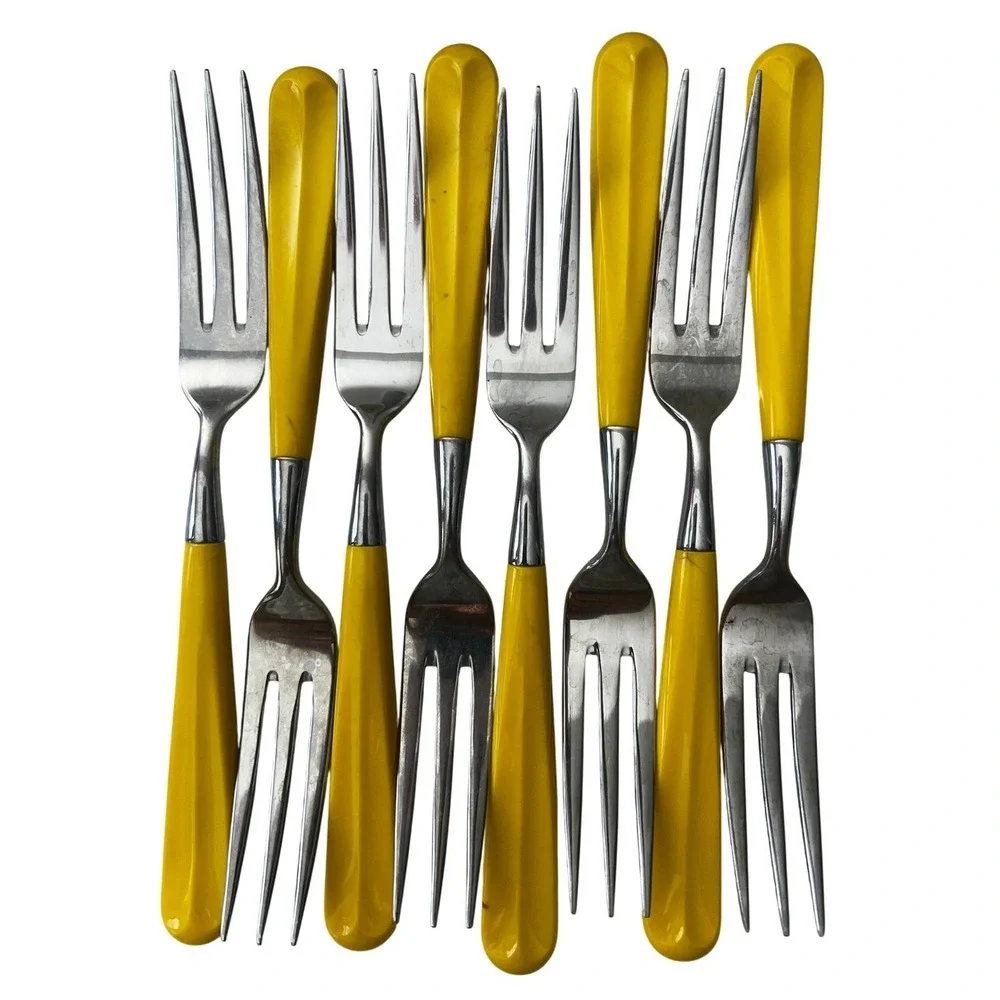 Vintage/Retro Oxford Hall Yellow Handle Stainless Flatware Set 35 Pc‎ Dining